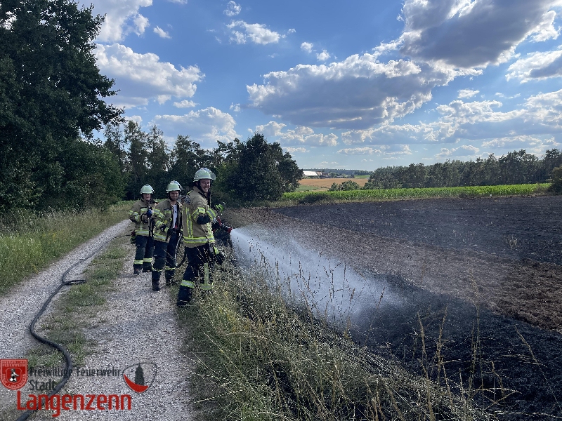 Brand im Freien (Feld) ca. 3000qm