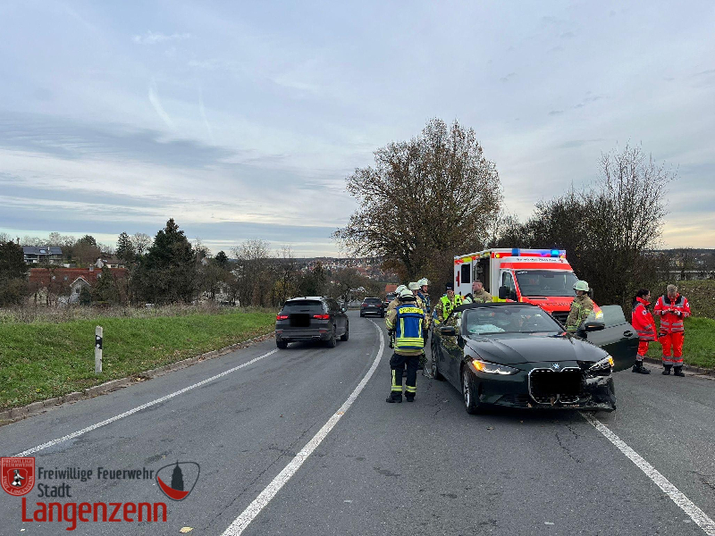 PKW alleinbeteiligt von Fahrbahn abgekommen