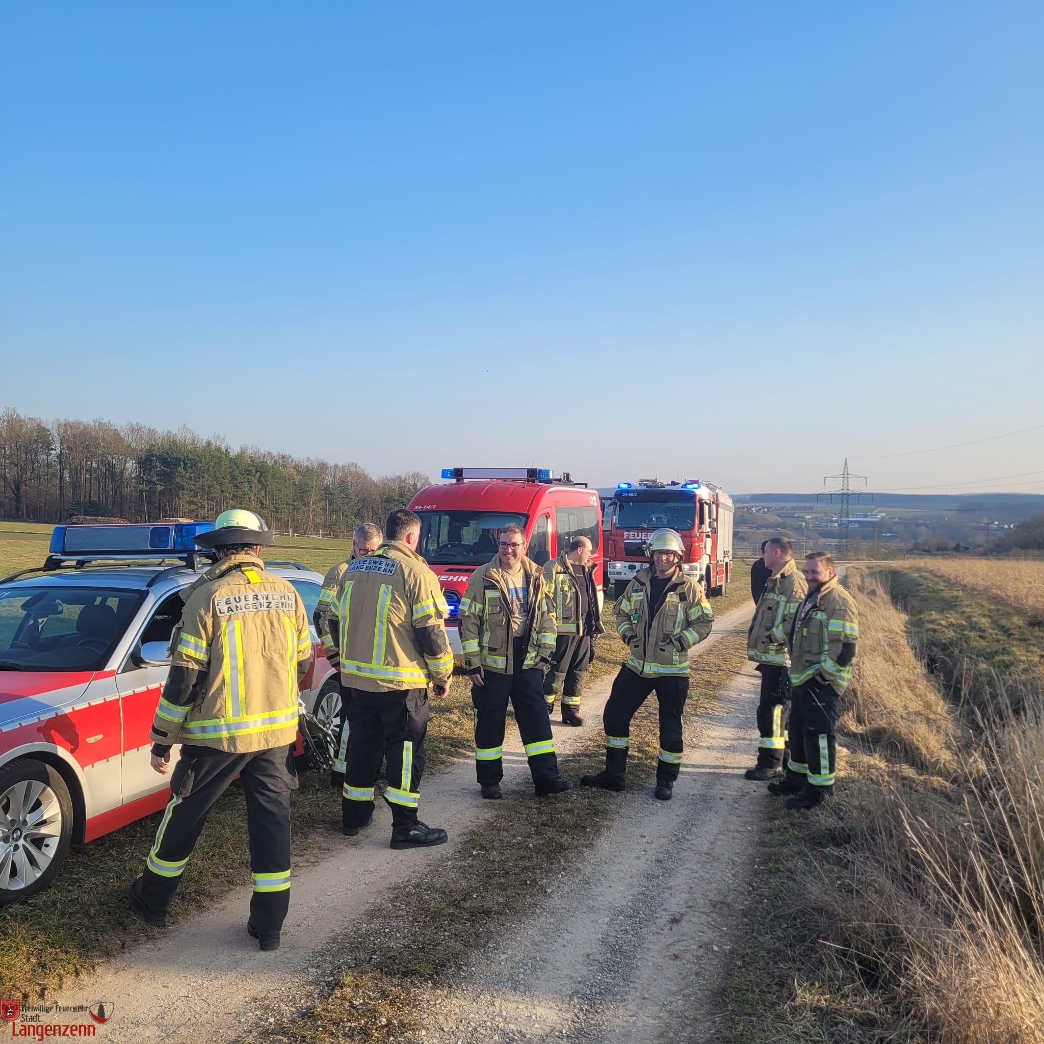 Modellflugzeug in Trafostation