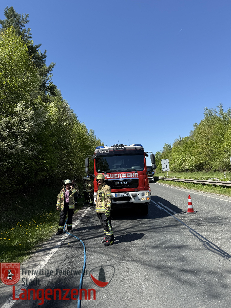 Motoröl auf Fahrbahn